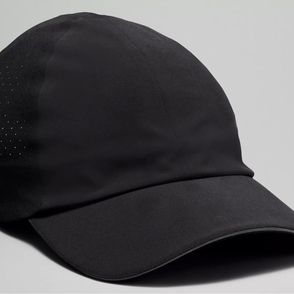 Women’s Fast and Free Ponytail Running Hat Vent